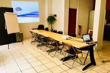 Paris workshop spaces Meeting room Meeting room image 0