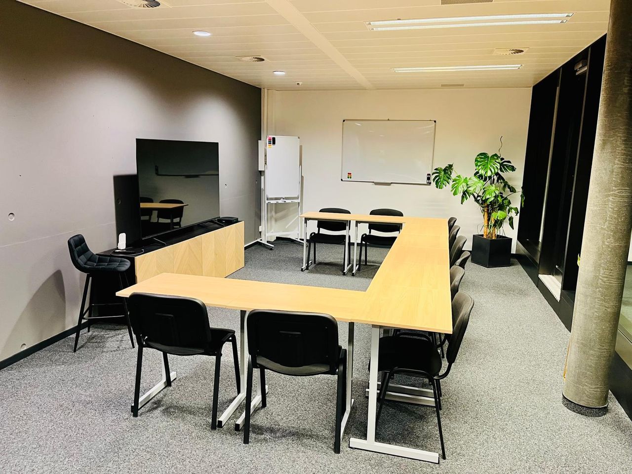 Rest van de wereld  Trainingsruimtes IDL Classroom 10p. image 0