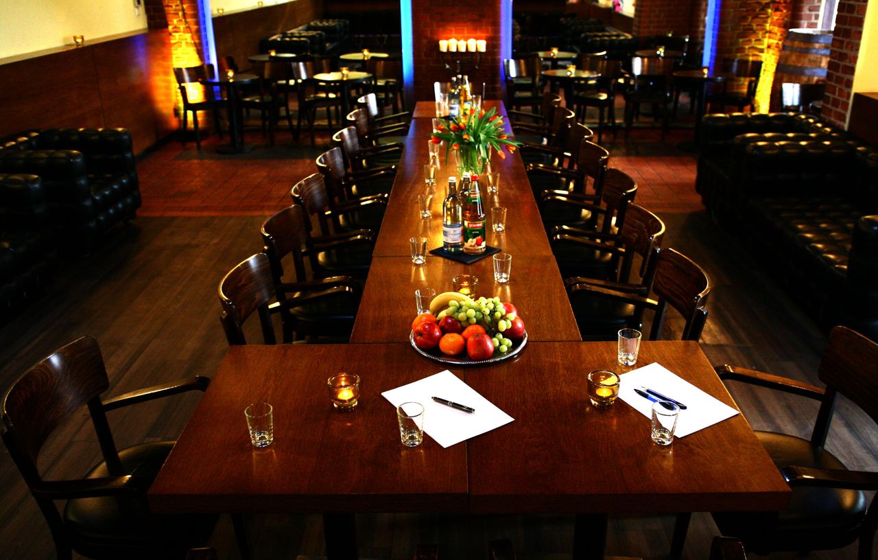 Rest der Welt Geburtstag  Duke Bar image 10