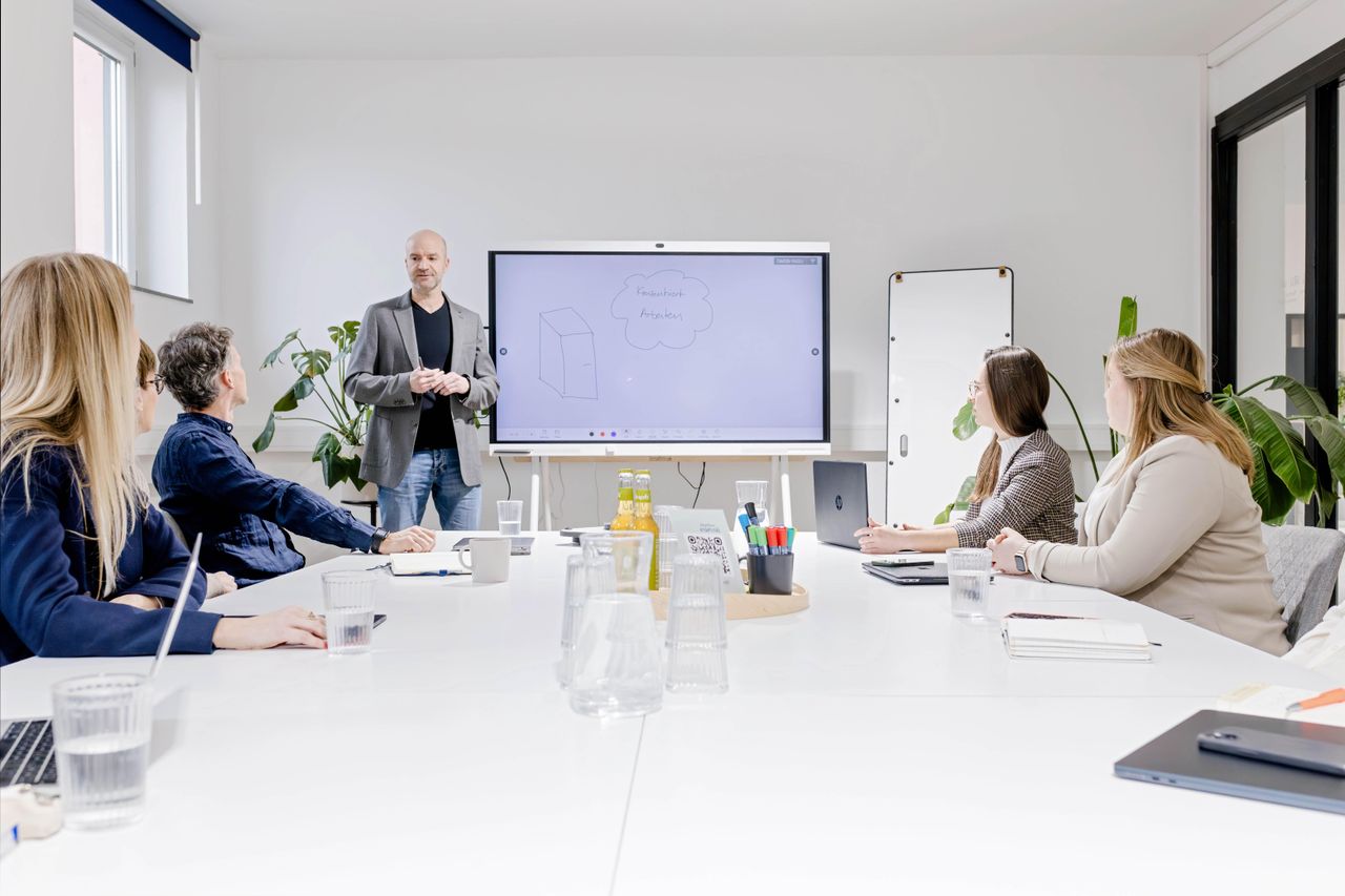 Würzburg Mobiles Arbeiten Coworking spaces Meetingraum L im nomad image 5