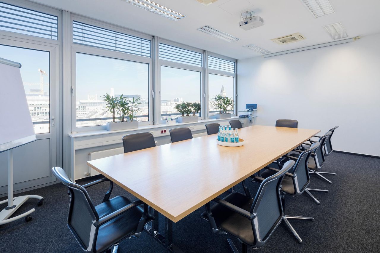 Cologne Schulungsräume Meeting room Modern and Bright Room 2 image 3