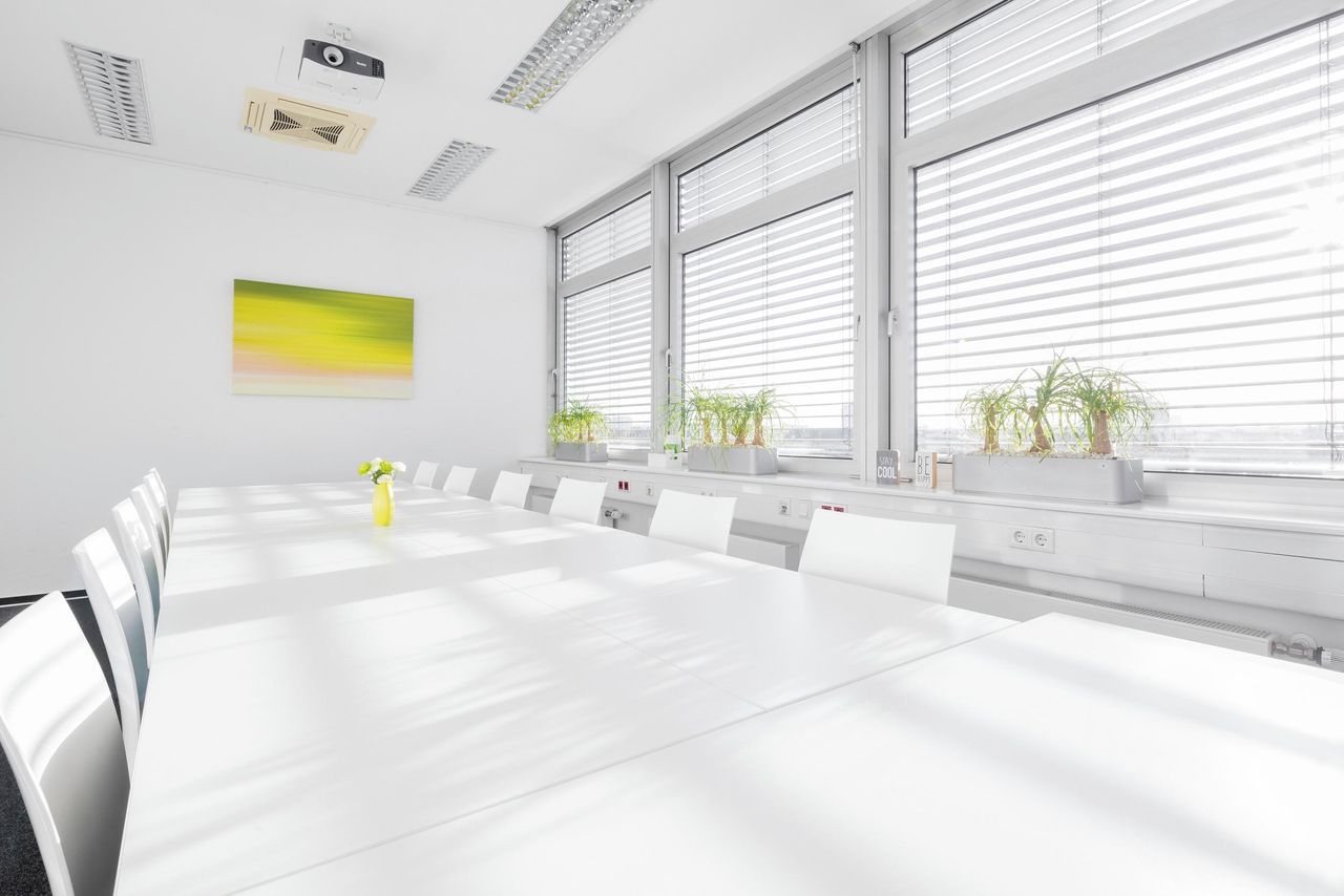Cologne Schulungsräume Meeting room Modern and Bright Room 1 image 2