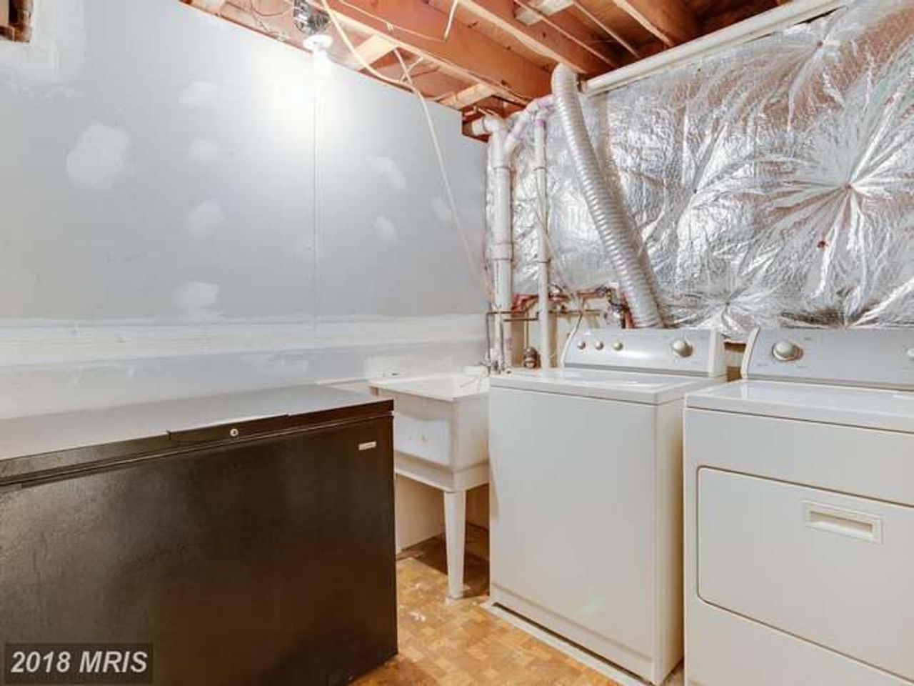 Rest of the World workshop spaces Private residence Cozy house image 2