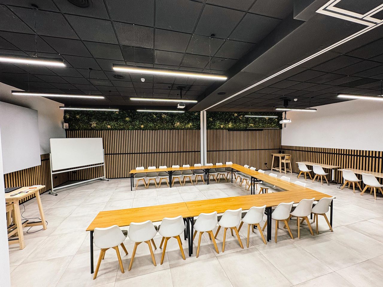 Málaga Mobile Working Konferenzraum Conference Room image 3