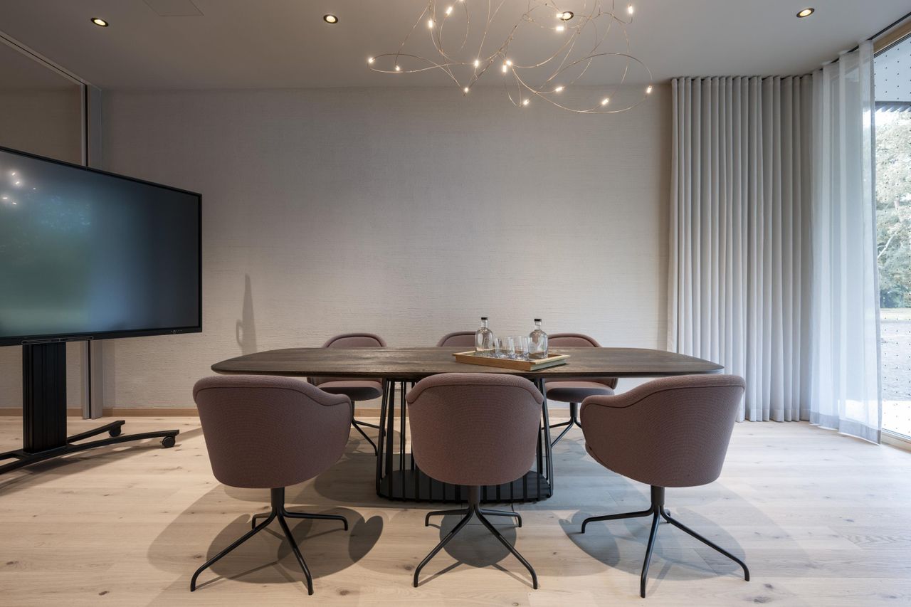 Friedrichshafen  Boardrooms Rechtes Walnusszimmer image 1