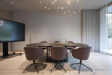 Friedrichshafen Boardroom Rechtes Walnusszimmer image 1