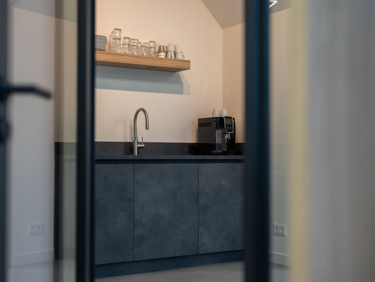 Amersfoort Mobiel Werken Workspace Werkplek + kleine spreekkamer boven image 3