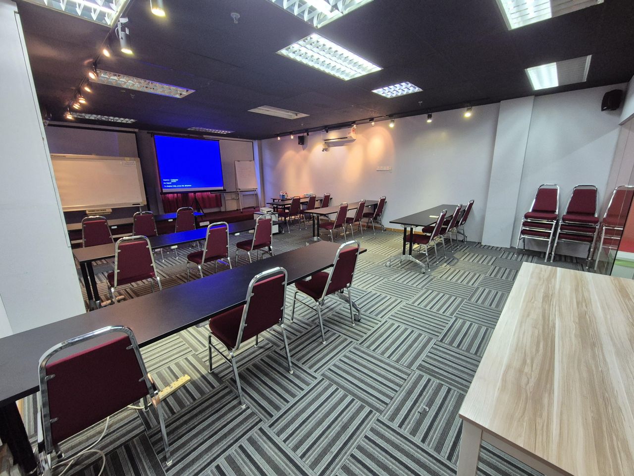 Petaling Jaya Client Meeting Meetingraum Meeting/Training Room for 20 in Phileo Damansara image 0