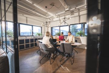 Capelle aan den IJssel Office spaces Meeting Room Donau - gratis koffie en thee image 1