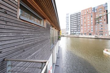 Hamburg Boot Konferenzbereich EICHE mit Arbeitsräumen ORANGE + PETROL image 0