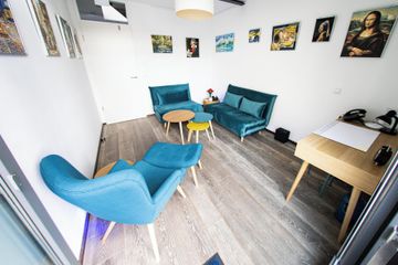 Hamburg Boot Konferenzbereich EICHE mit Arbeitsräumen ORANGE + PETROL image 8