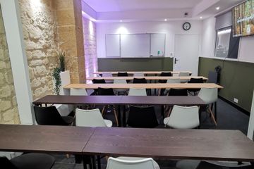 Bordeaux Coworking spaces Meeting Room - 13 to 18 pers image 2