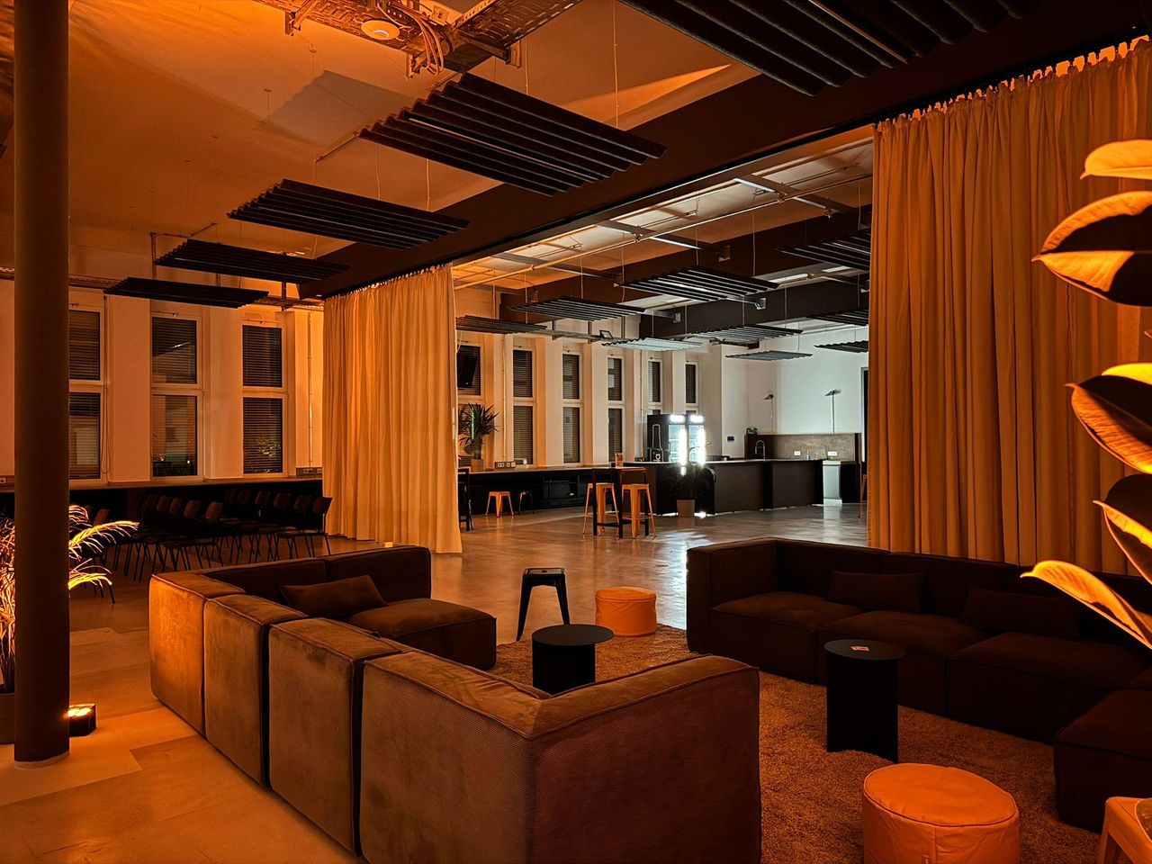 Düsseldorf Kreatives Meeting Eventlocation Showdown Lounge image 6