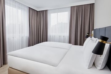 Hamburg  Conferentiehotels Suite image 1