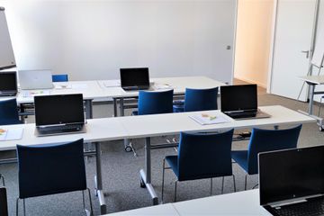 Frankfurt am Main Kundengespräch Schulungsräume Multifunktionsraum für Seminare, Workshops, Schulungen und Meetings image 5