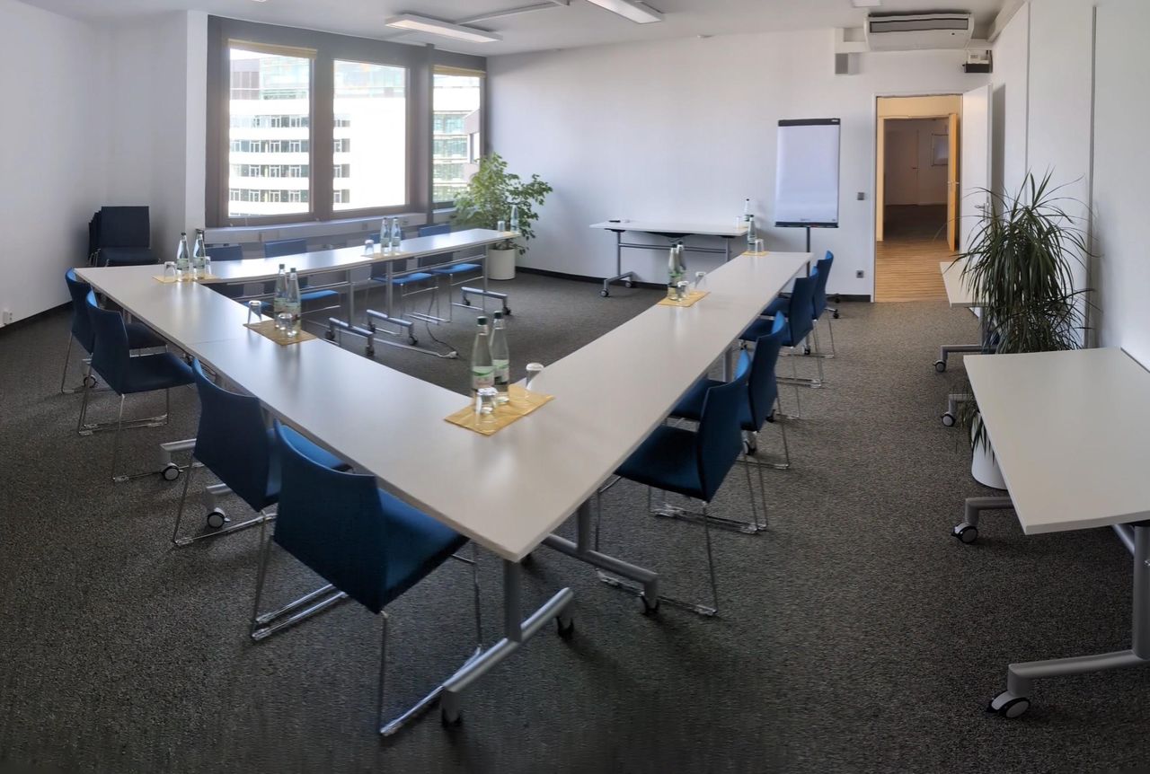 Frankfurt am Main Kunden-Meeting Trainingsruimtes Multifunktionsraum für Seminare, Workshops, Schulungen und Meetings image 6