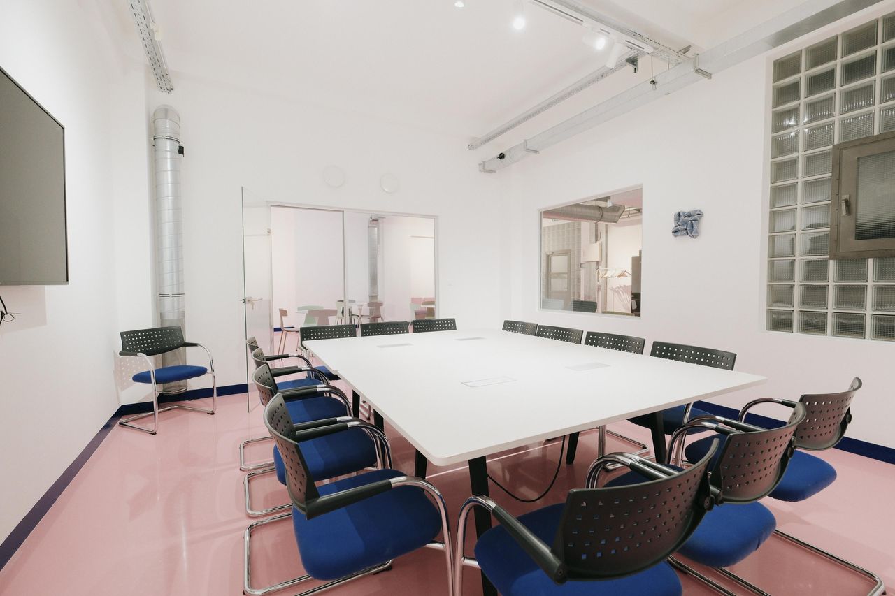 Budapest  Coworking spaces D | midi meeting | -1 floor image 0
