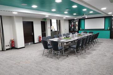 London Meeting room Cromwell Suite 1 image 3