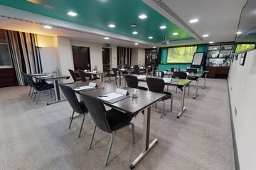 London Meeting room Cromwell Suite 1 image 2