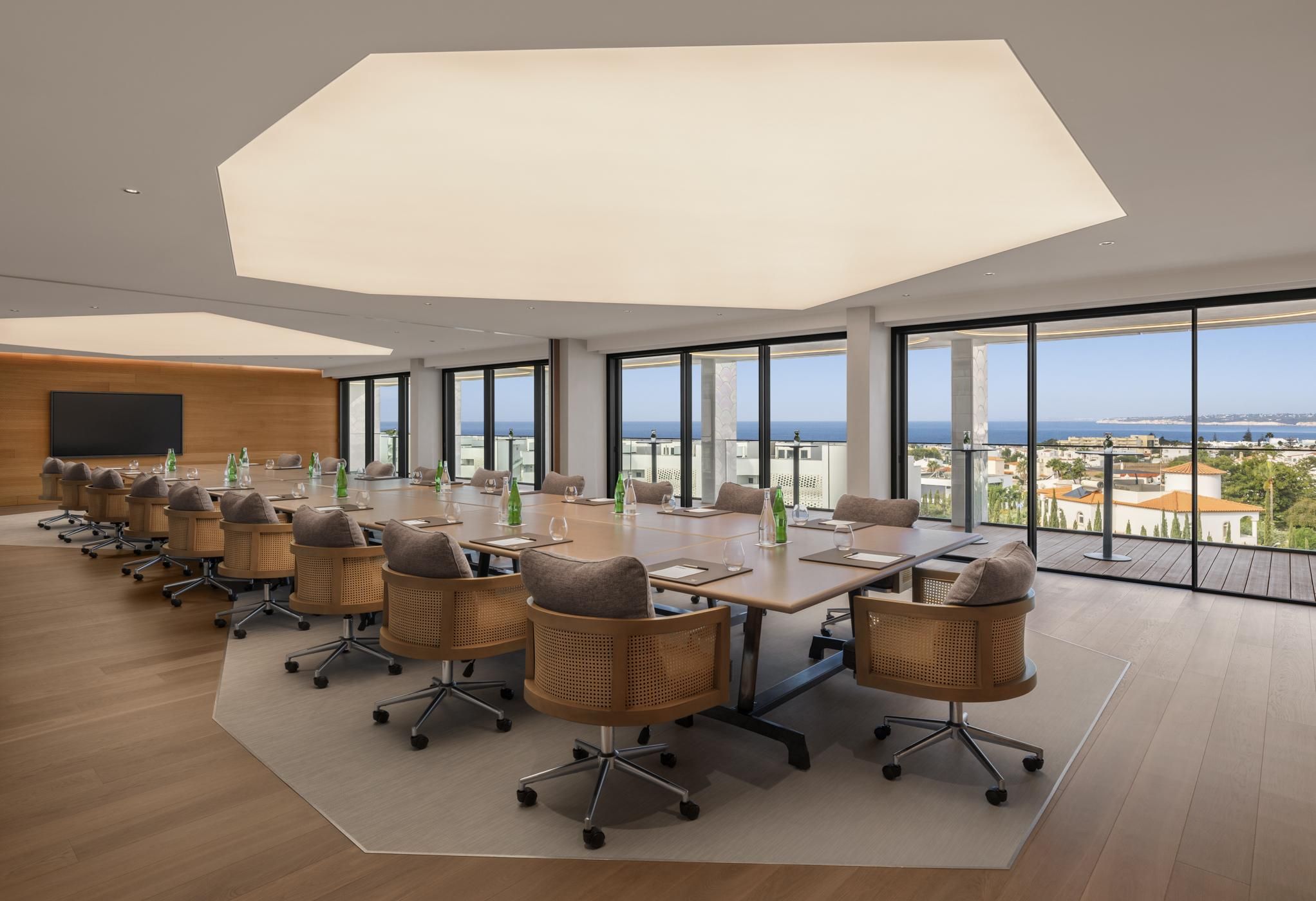 Rent W Algarve Wind Studio Guia | Spacebase