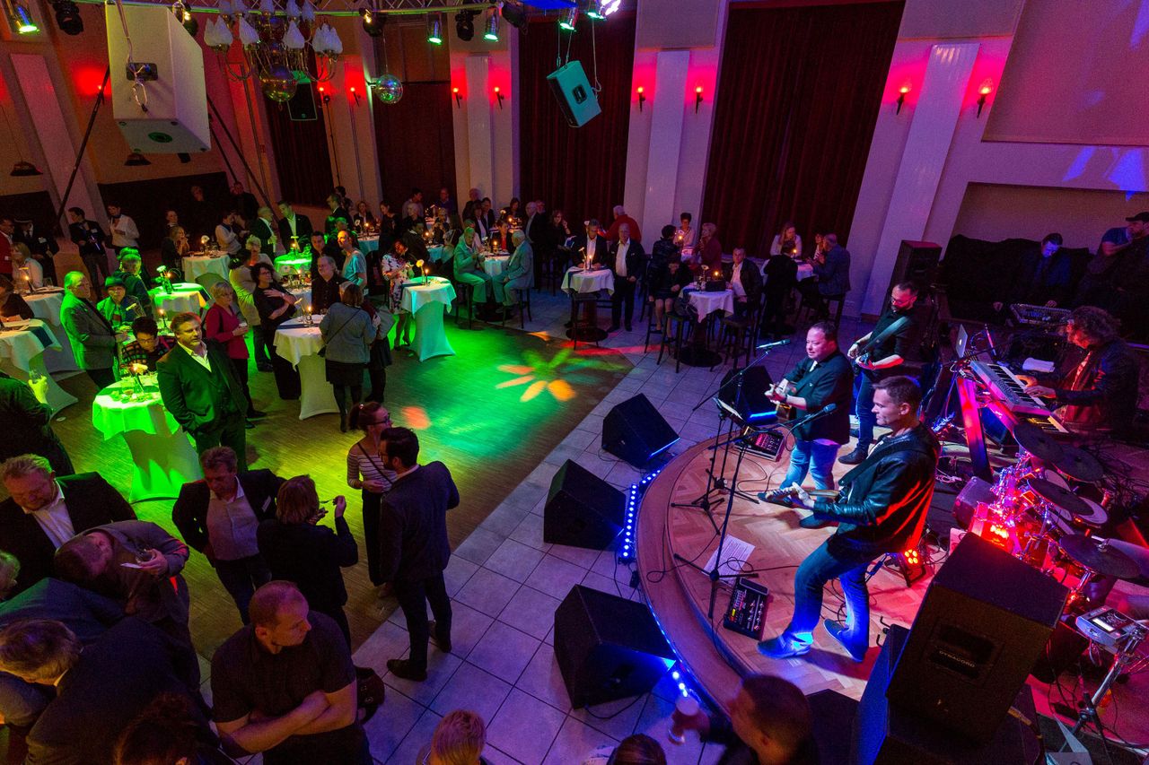 Falkensee PR & Marketing Event  4lions Berlin - Wandelbare Location direkt am Wasser image 10