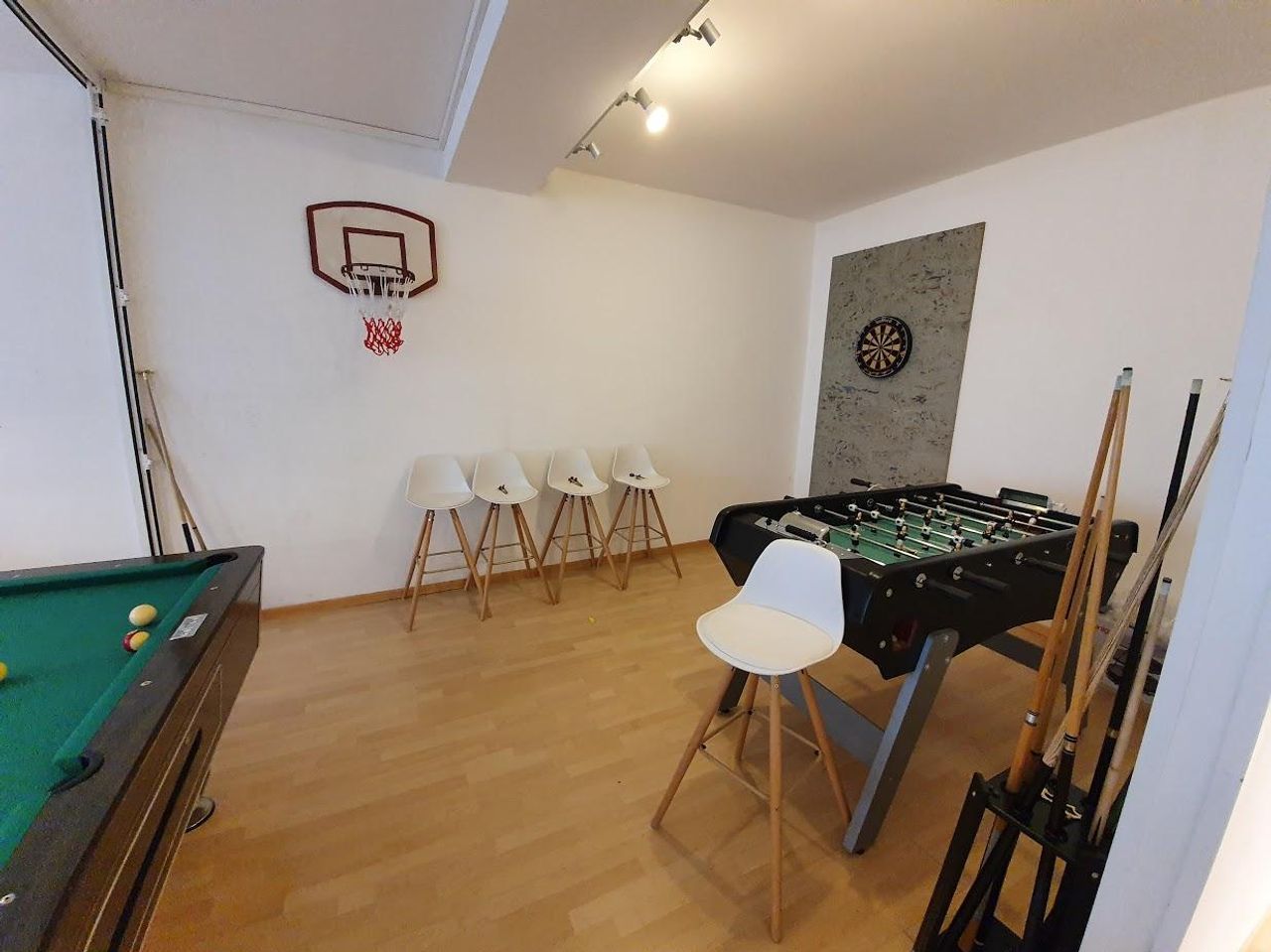 Rest of the World Kreatives Meeting  Salle de réunion décontractée / billard / baby-foot image 2