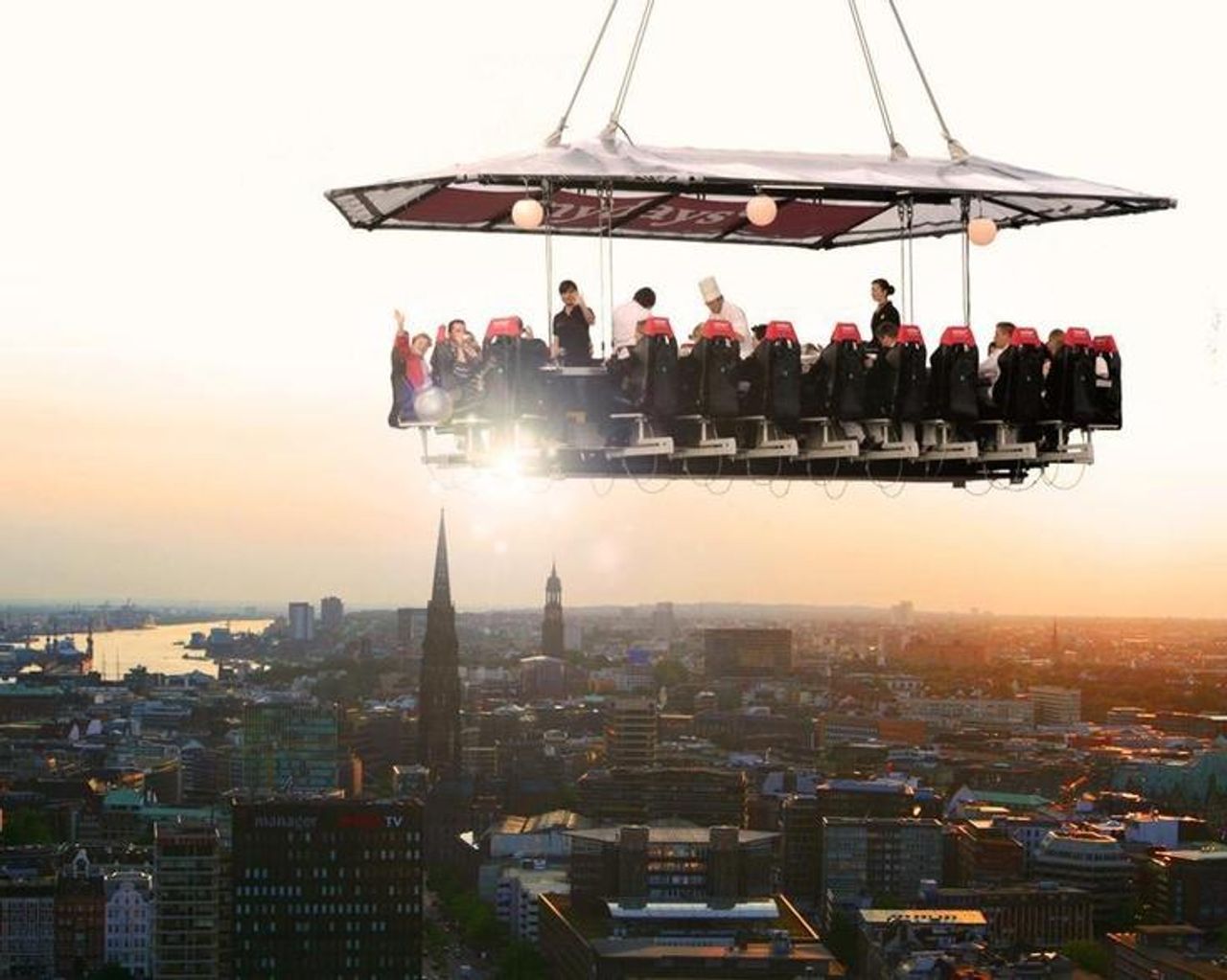 Hamburg corporate event spaces Unusual venue Dinner in the sky image 8