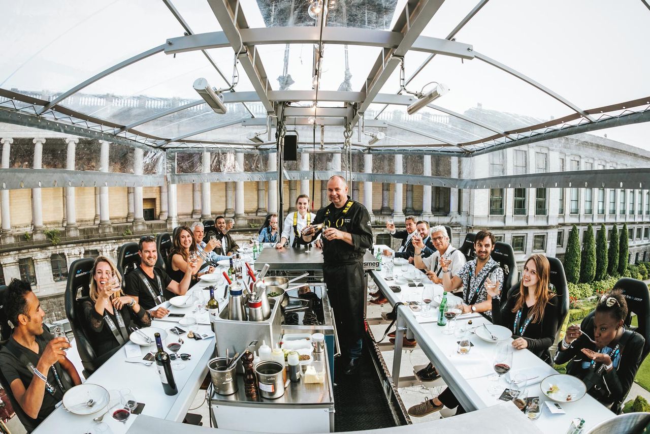 Hamburg corporate event spaces Unusual venue Dinner in the sky image 1