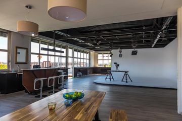 Rest of the World  Fotostudio zweitblick.tv Mietstudio image 7