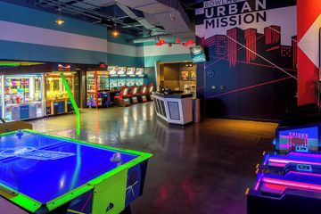 NYC corporate event spaces Party room Chelsea Piers image 2