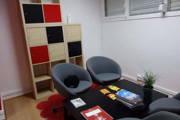 Paris workshop spaces Meeting room Meeting room image 1