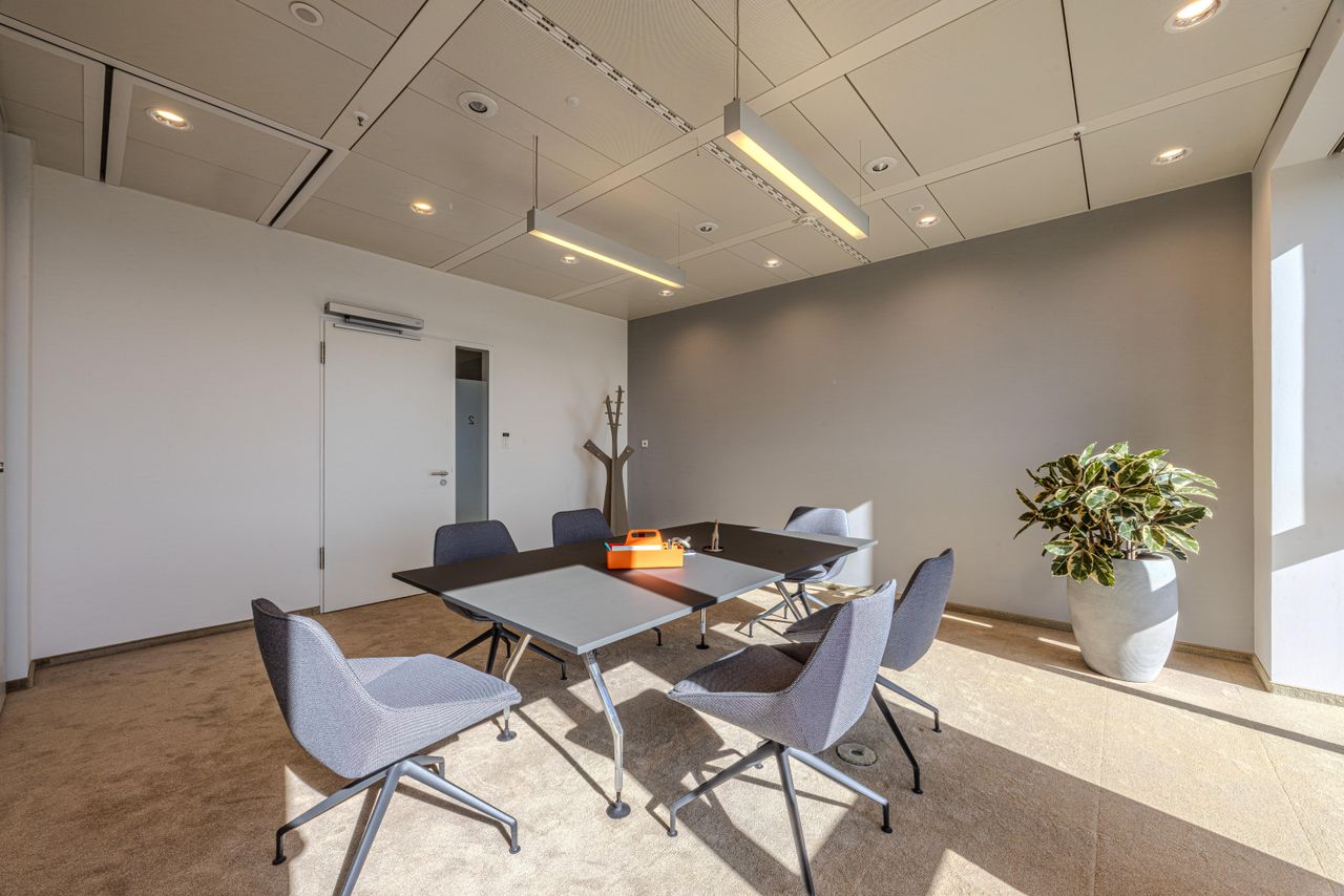 Frankfurt am Main  Konferenzraum Besprechungsraum Taunusblick image 2