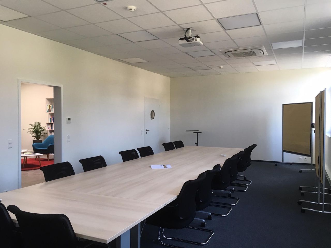 Rest of the World seminar rooms Meeting room Workshop room image 8