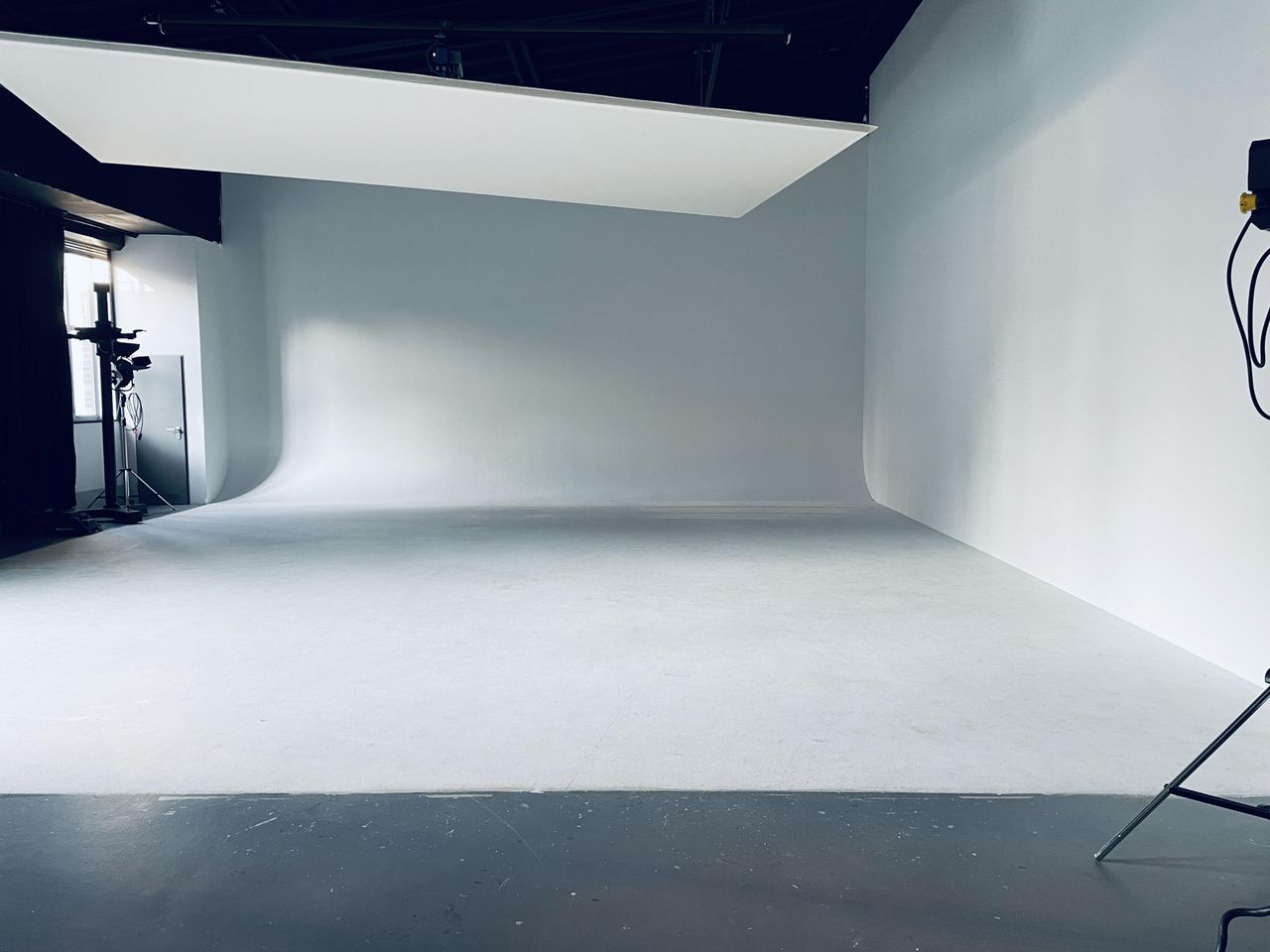 Düsseldorf  Corporate event space Studio 4 image 0