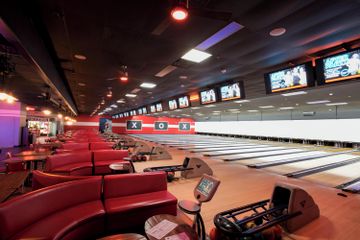 Rest of the World corporate event spaces Party room Whole bowling alley image 2