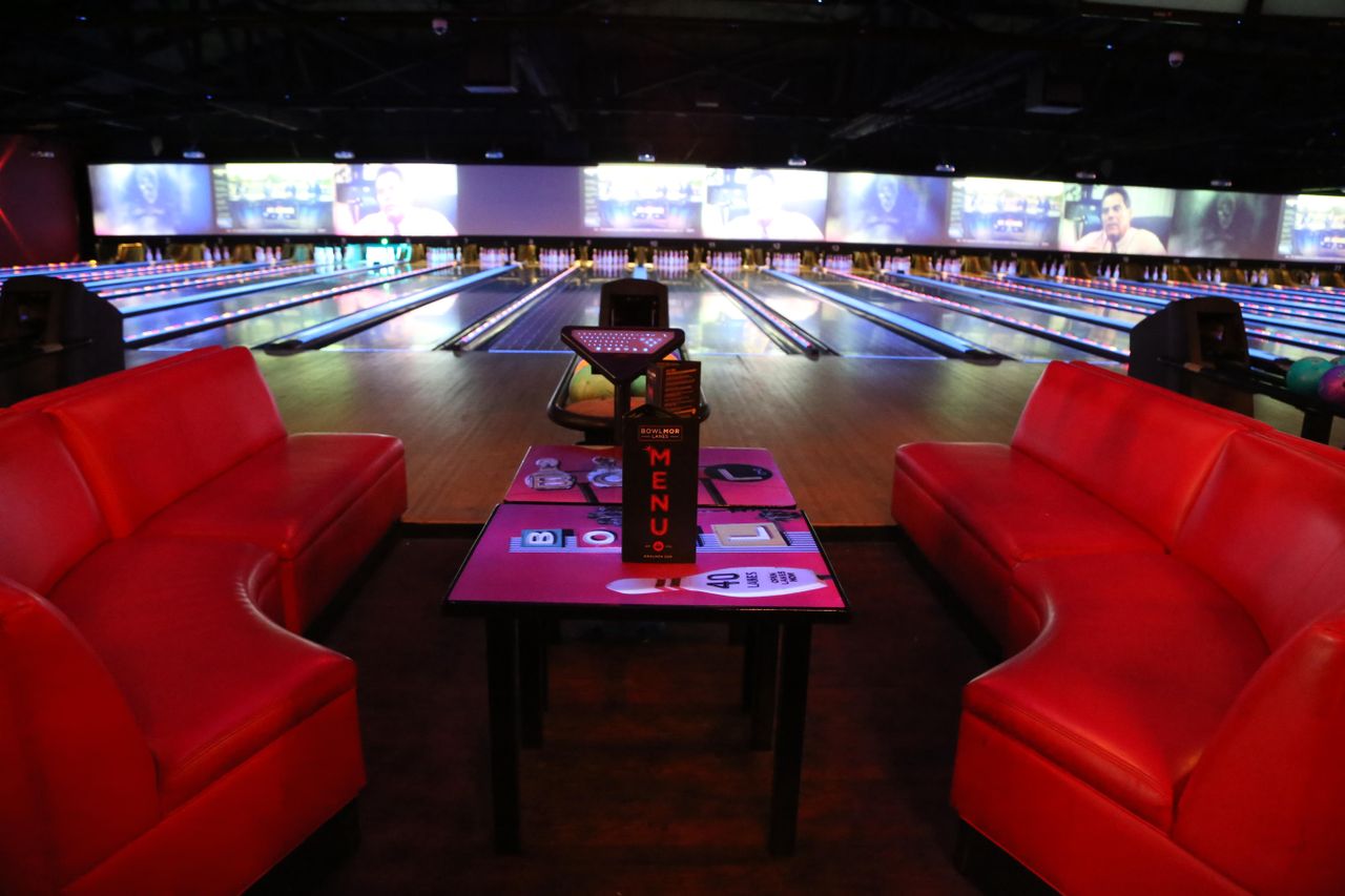 Rest der Welt corporate event spaces Partyraum Ganze Bowlingbahn image 9