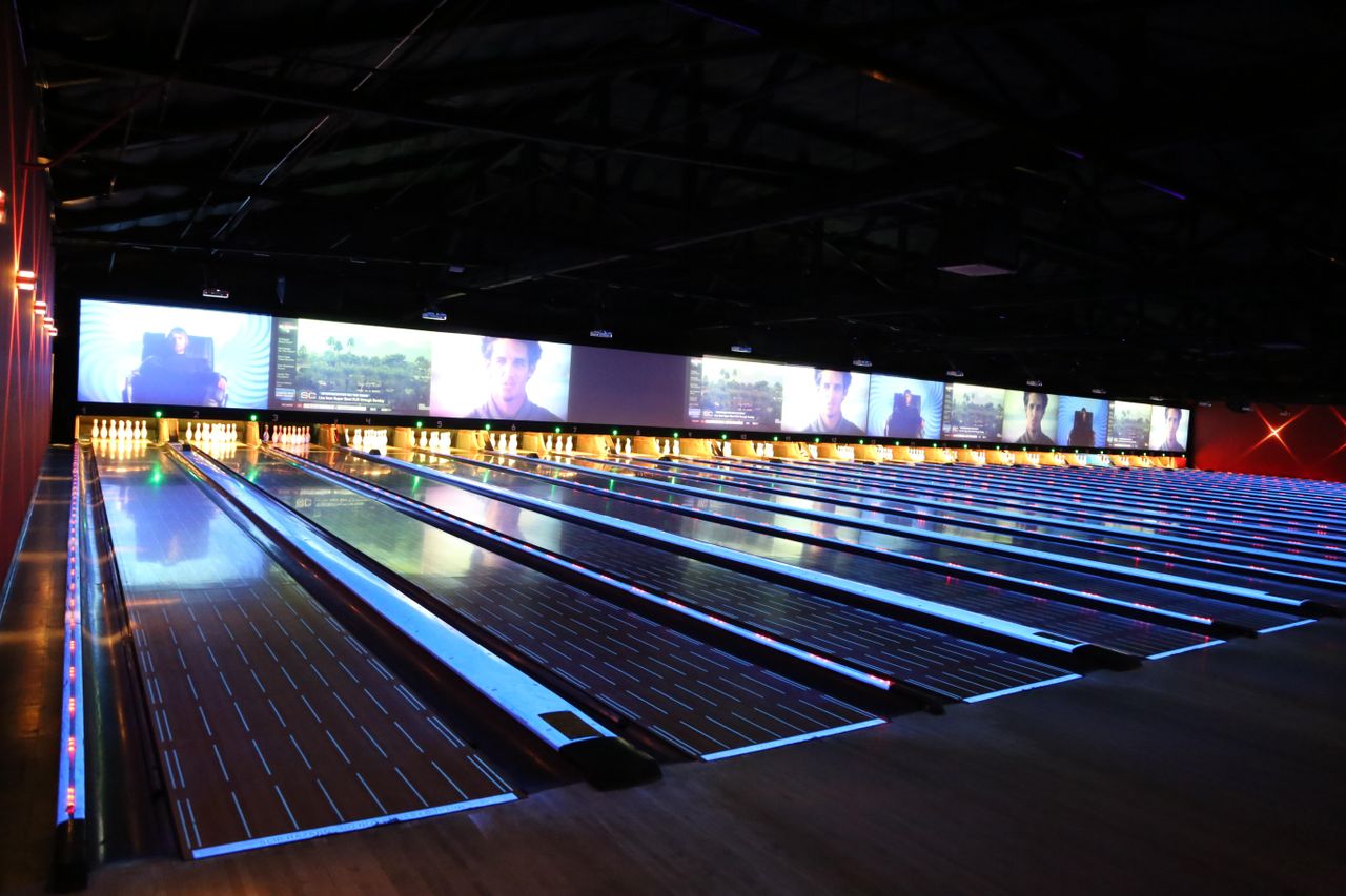 Rest der Welt corporate event spaces Partyraum Ganze Bowlingbahn image 7