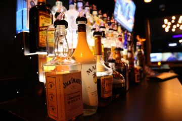 Rest der Welt corporate event spaces Partyraum Ganze Bowlingbahn image 3