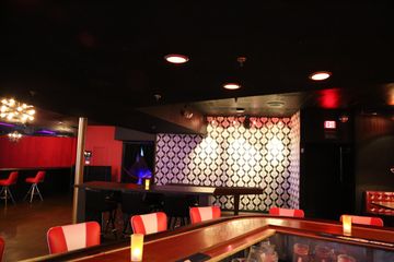 Rest der Welt corporate event spaces Partyraum Ganze Bowlingbahn image 2