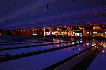 Rest der Welt corporate event spaces Partyraum Ganze Bowlingbahn image 4