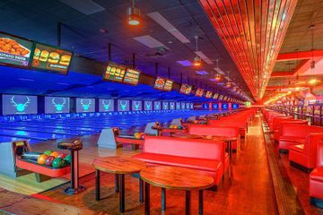 Rest der Welt corporate event spaces Partyraum Ganze Bowlingbahn image 2