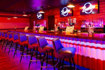 Rest der Welt corporate event spaces Partyraum Ganze Bowlingbahn image 1