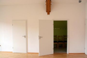 Rest of the World workshop spaces Meeting room Meeting room for up to 30 people image 13