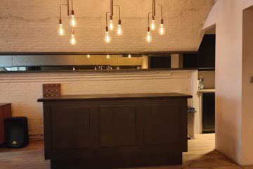 Amsterdam Mobile Working Vergaderzalen Studio 29. Railway Arch in the Heart of Amsterdam image 1