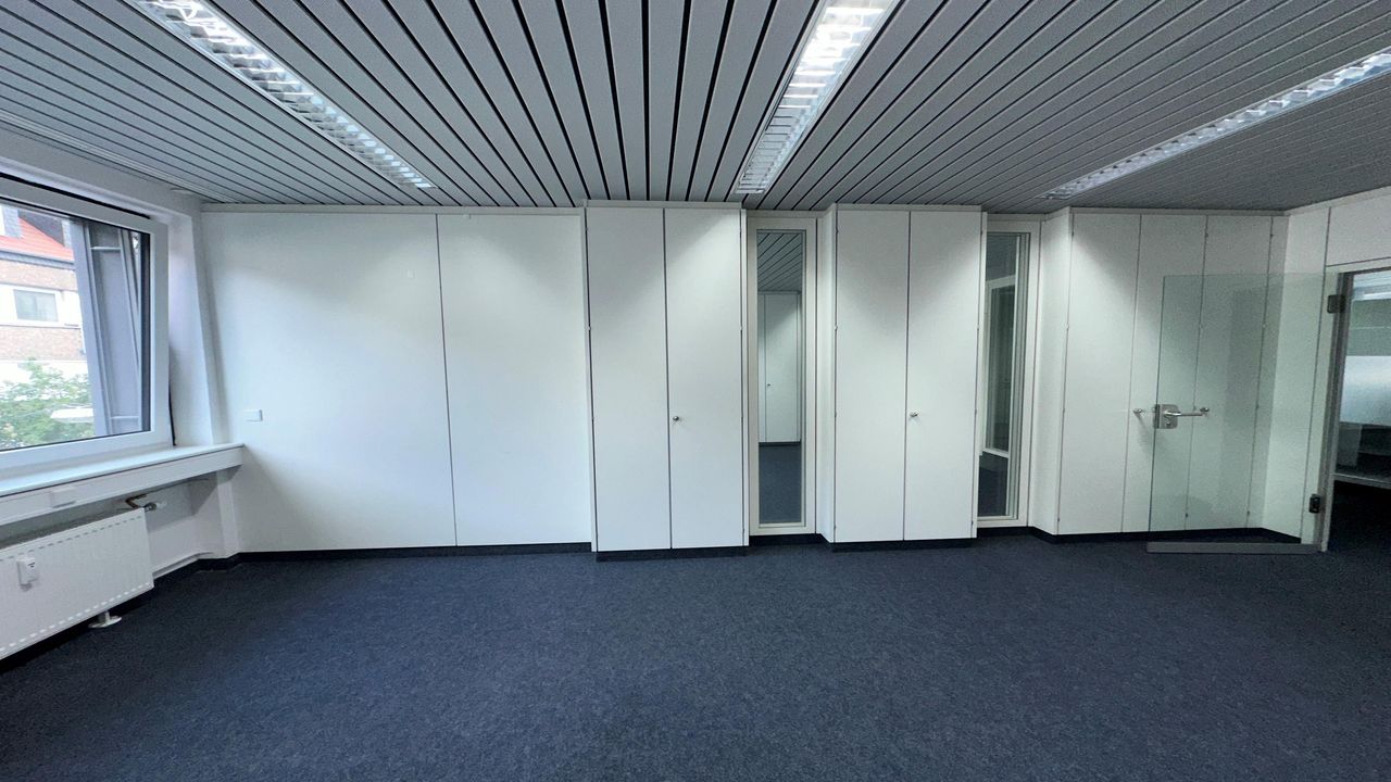 Bielefeld  Arbeitsplatz Büroraum im 3.OG image 3