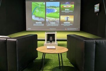 Hanau Außergewöhnliche Locations Indoorgolf image 9