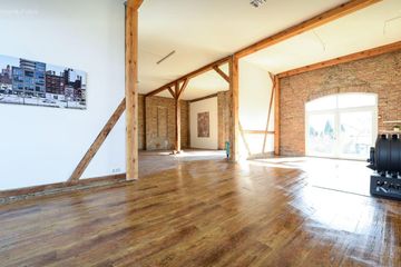 Berlin  Fotostudio Foto-/Filmstudio MEL Wustermark image 3