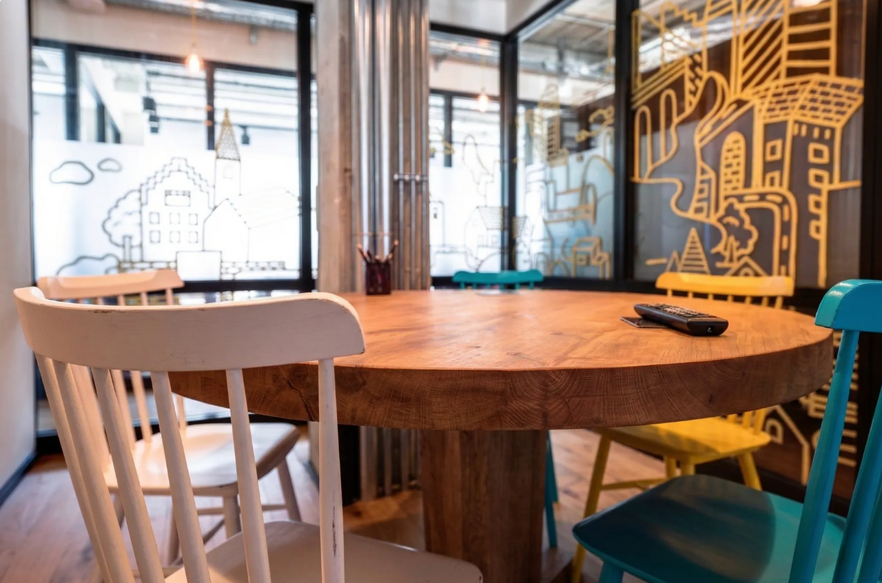Berlin  Coworking space Meeting Room M7 image 2