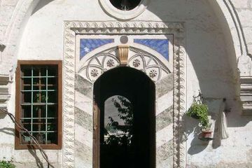 Rest of the World  Filmstudio Ottomanische Steinvilla vom Jahr 1885 mit 20 Zimmern image 3