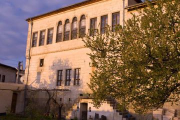 Rest of the World  Filmstudio Ottomanische Steinvilla vom Jahr 1885 mit 20 Zimmern image 5